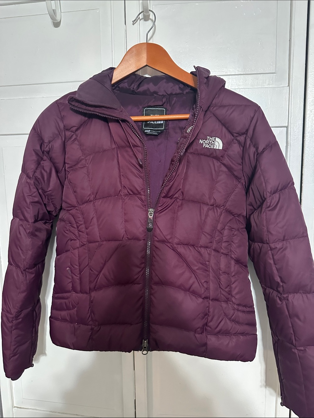 The North Face Women’s Hooded Puffer Jacket - Plum